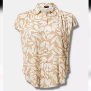 Torrid Washable Gauze Short Sleeve Button Up Shirt
